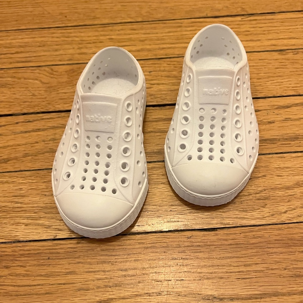 Kids' Jefferson Water Friendly Slip-On Sneaker. Walker - size 6M.